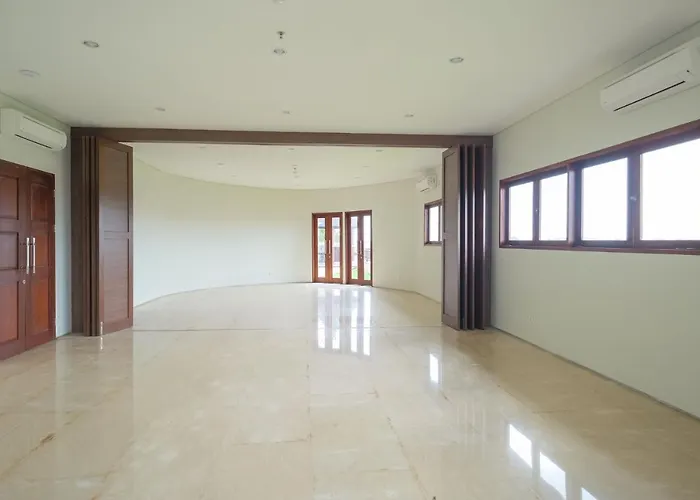 Djabu Seminyak Отель 4*