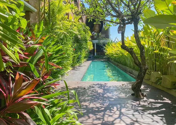 Отель Djabu Seminyak 4*