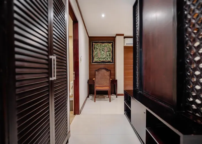 Отель Djabu Seminyak 4*