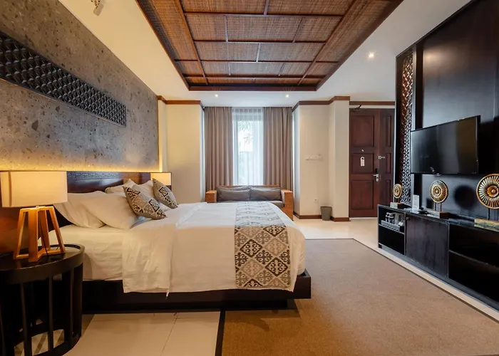 Отель Djabu Seminyak Денпасар